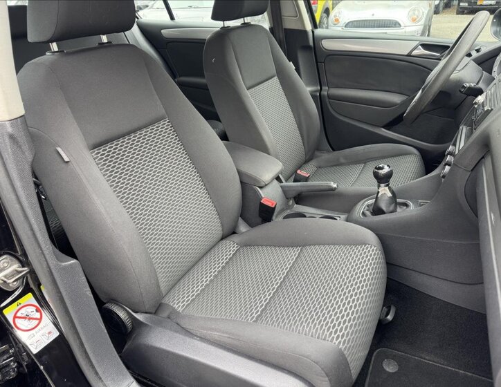 Volkswagen Golf Hatchback 1,6 l 77 kw