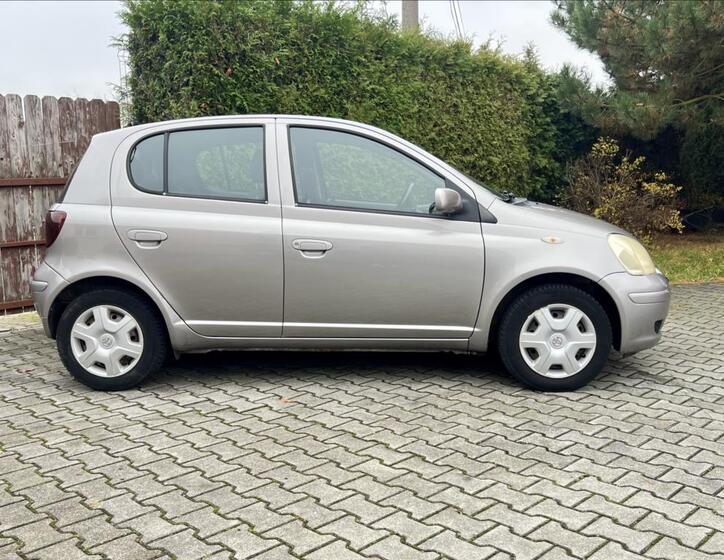 Toyota Yaris 6