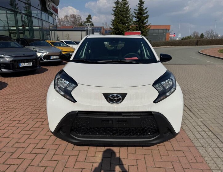 Toyota Aygo Hatchback 998,0 53 kw