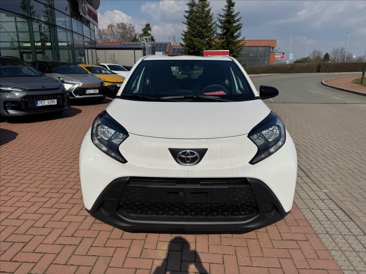 Toyota Aygo Hatchback 998,0 53 kw