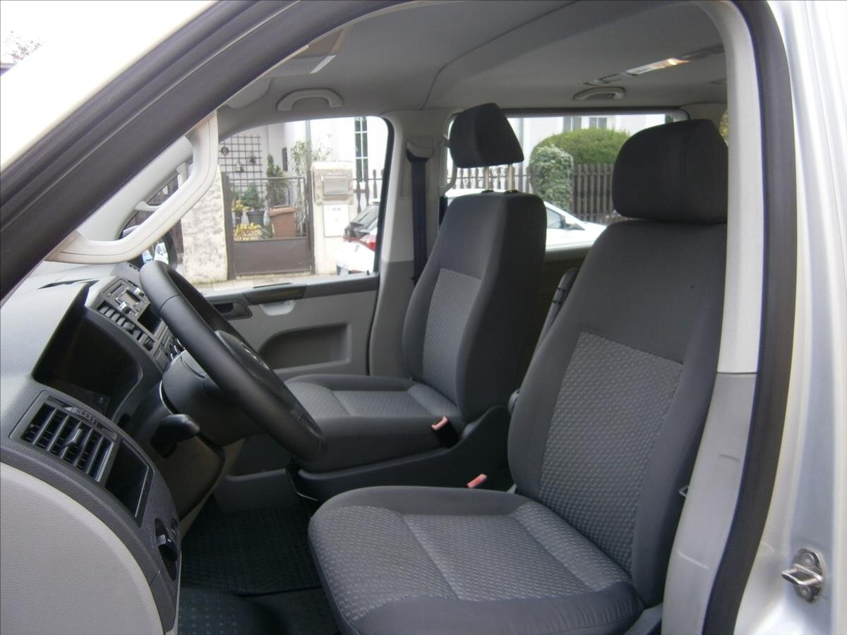 Volkswagen Caravelle Kombi 2,0 l 75 kw