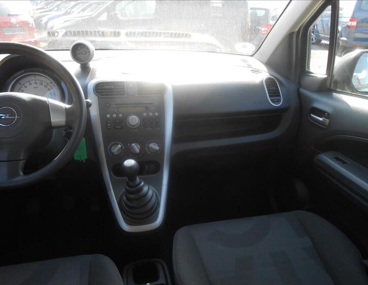 Opel Agila 14