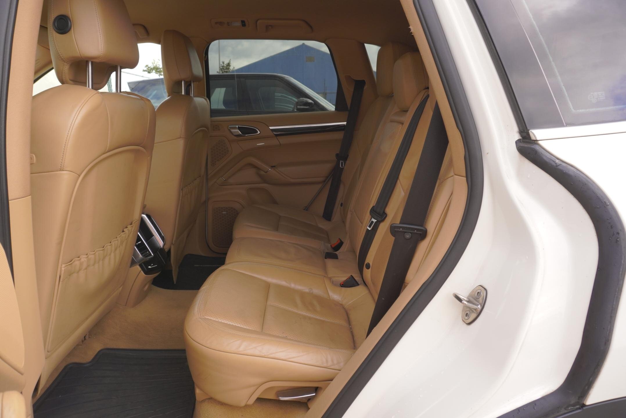 Porsche Cayenne SUV 3,0 l 176 kw