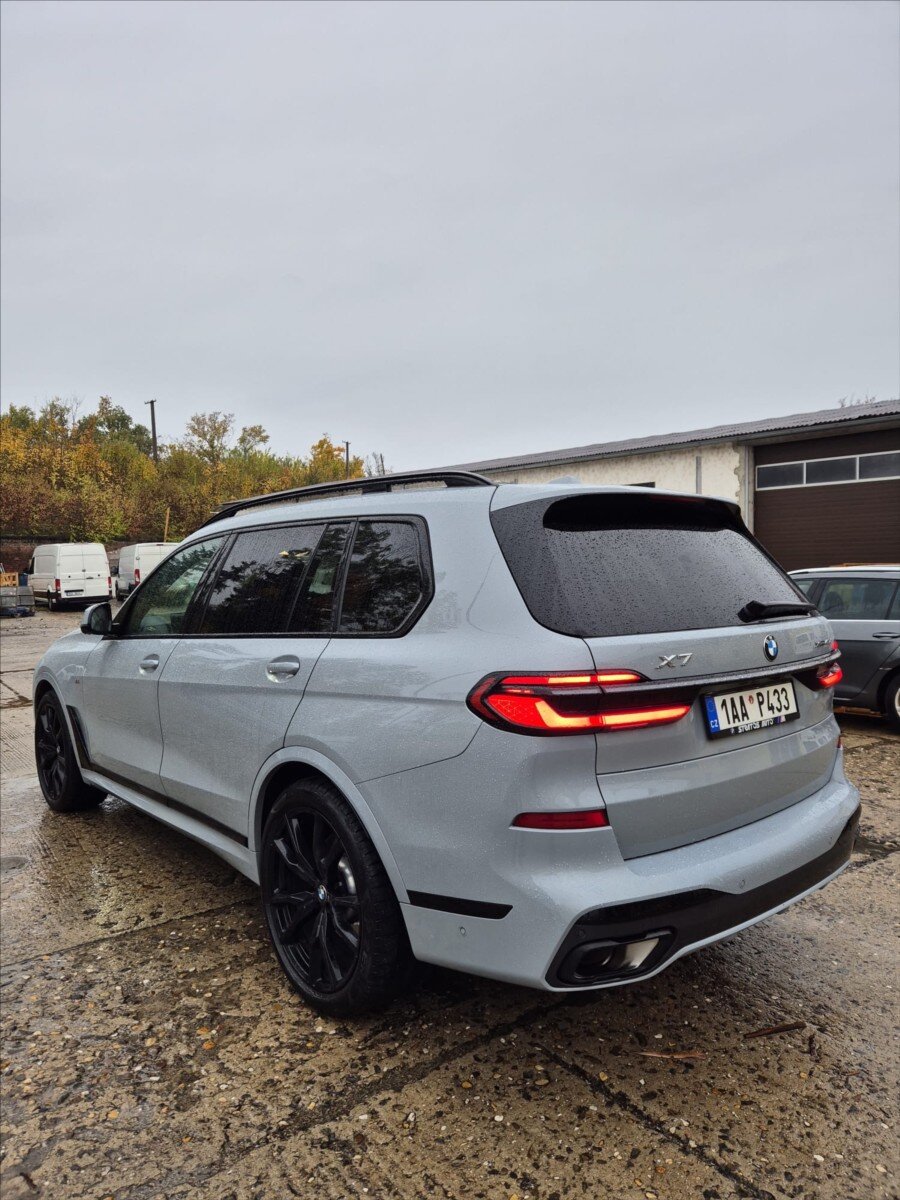BMW X7 SUV / Terénní 3,0 l 250 kw