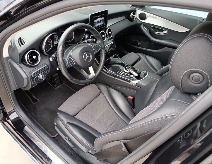 Mercedes-Benz Třídy C Sedan / Limuzína 2,1 l 125 kw