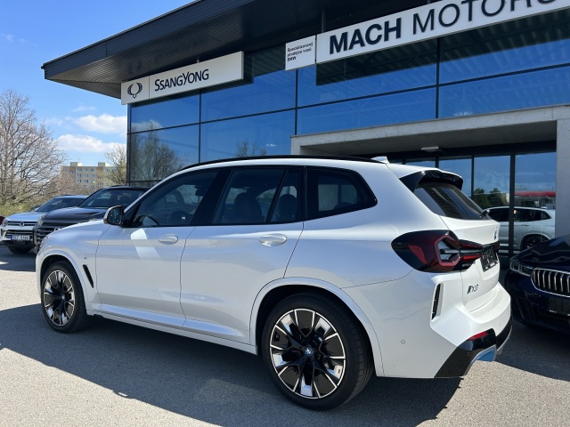 BMW iX3