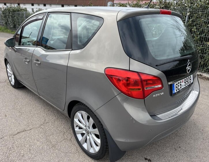 Opel Meriva MPV 1,4 l 88 kw