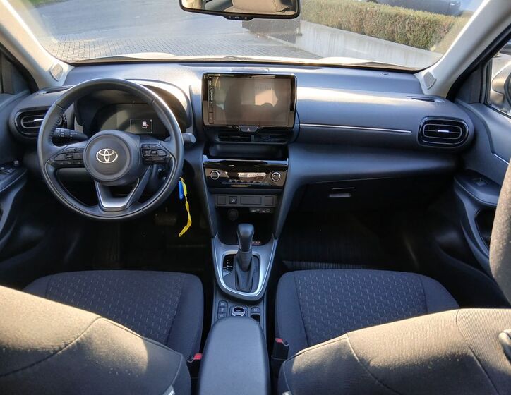 Toyota Yaris Cross 16