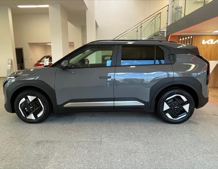 KIA EV3 8