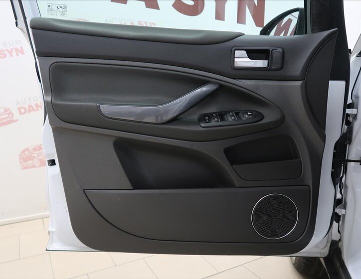 Ford Kuga SUV / Terénní 2,0 l 103 kw