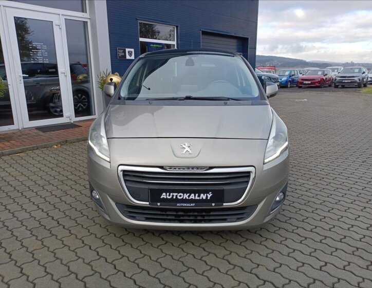 Peugeot 5008 SUV 1,6 l 88 kw