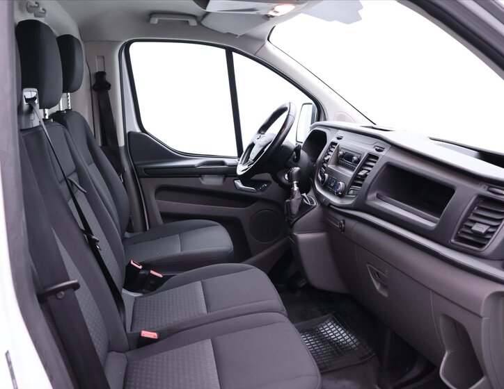 Ford Transit Custom 10