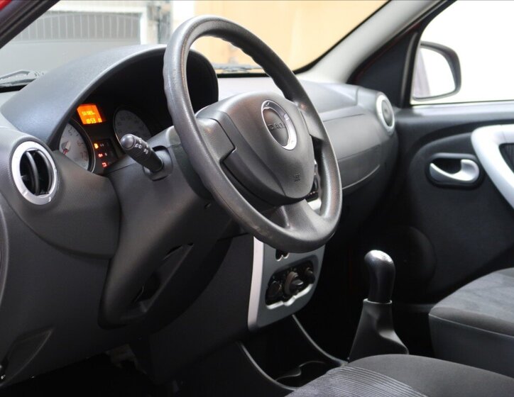 Dacia Sandero Hatchback 1,1 l 55 kw
