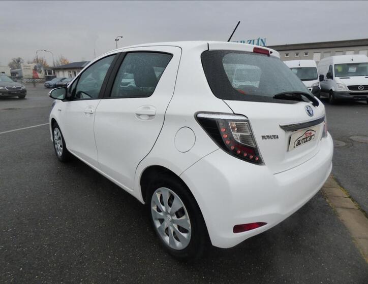 Toyota Yaris 5