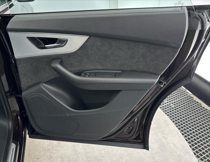 Audi Q8 SUV / Terénní 3,0 l 250 kw