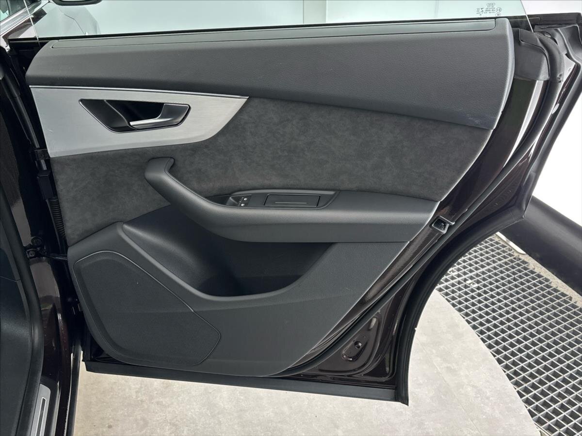 Audi Q8 SUV / Terénní 3,0 l 250 kw