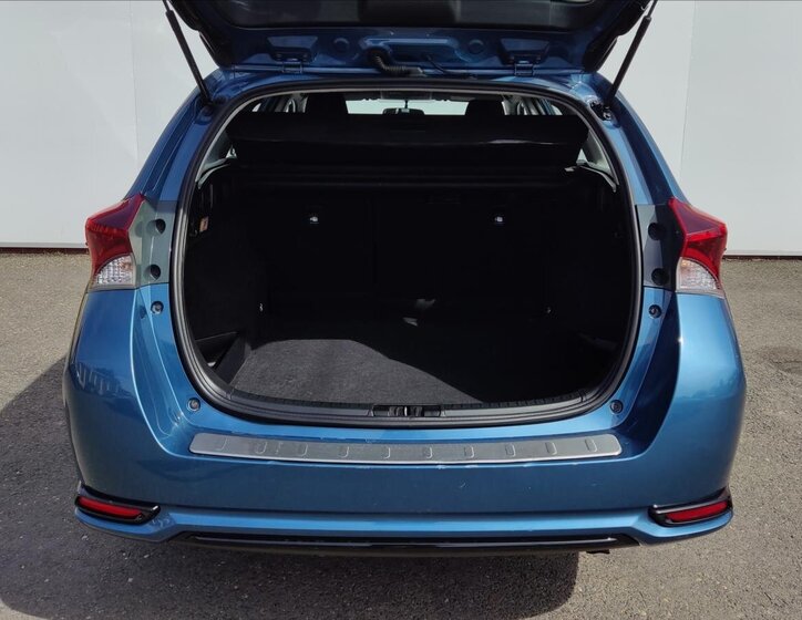 Toyota Auris Kombi 1,3 l 73 kw