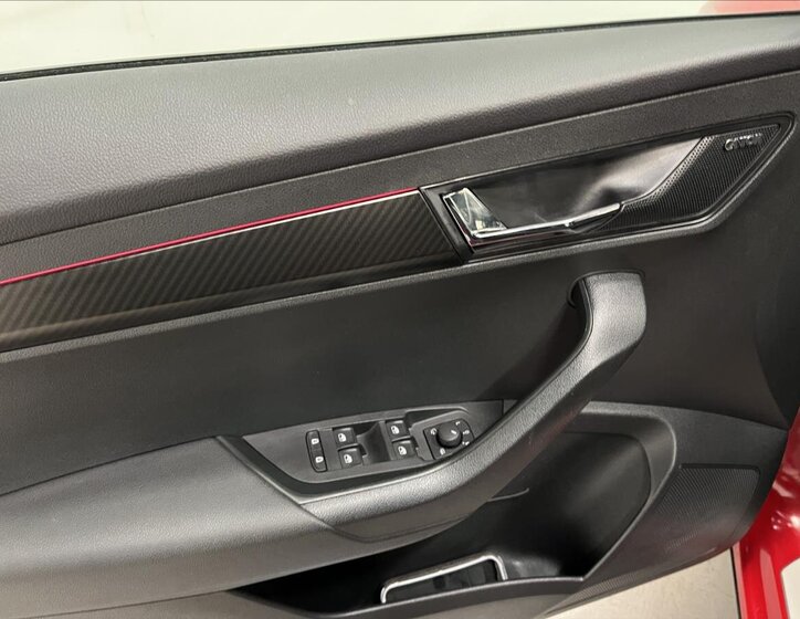 Škoda Karoq SUV / Terénní 2,0 l 140 kw