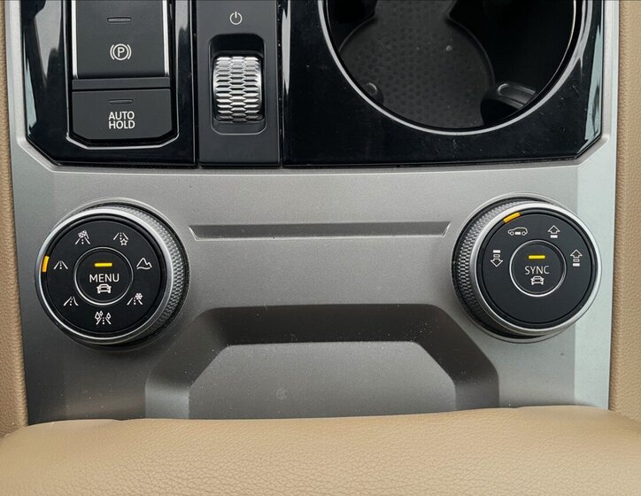 Volkswagen Touareg SUV / Terénní 3,0 l 210 kw