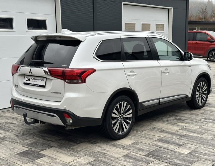 Mitsubishi Outlander 5