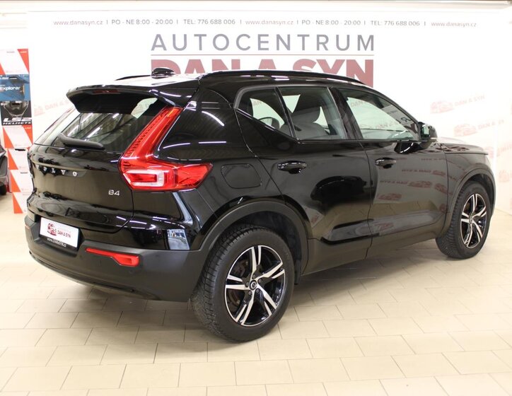 Volvo XC40 Kombi 2,0 l 145 kw