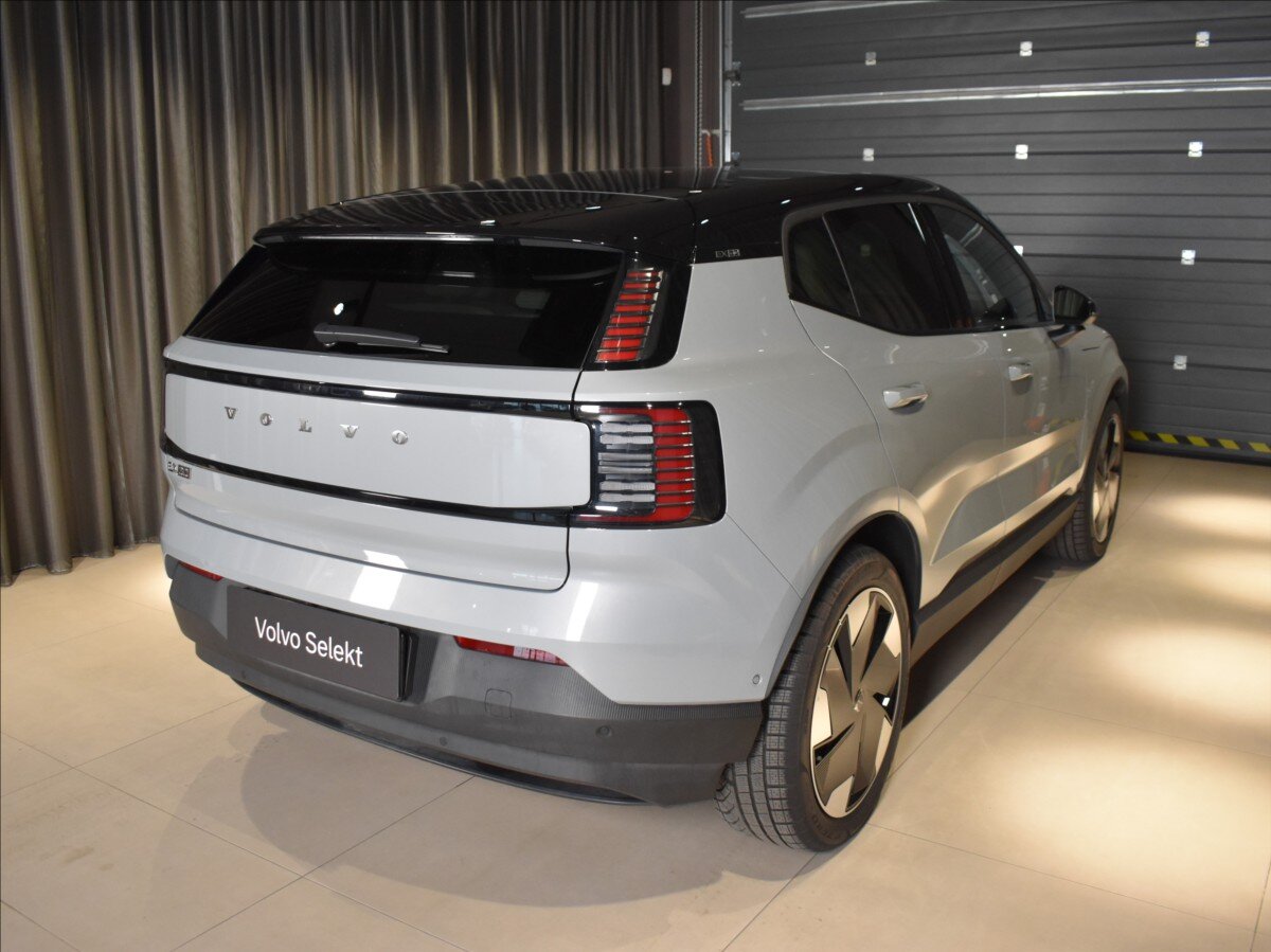 Volvo EX30 SUV / Terénní 0,0 315 kw