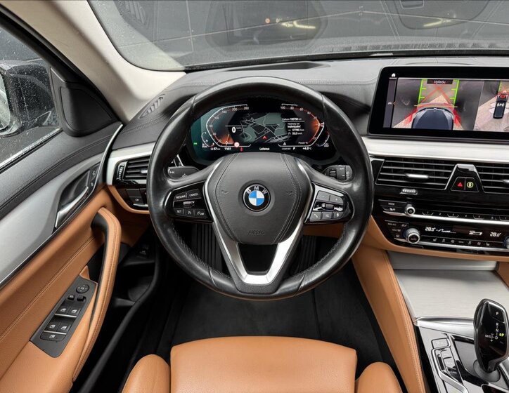 BMW Řada 5 Kombi 3,0 l 210 kw