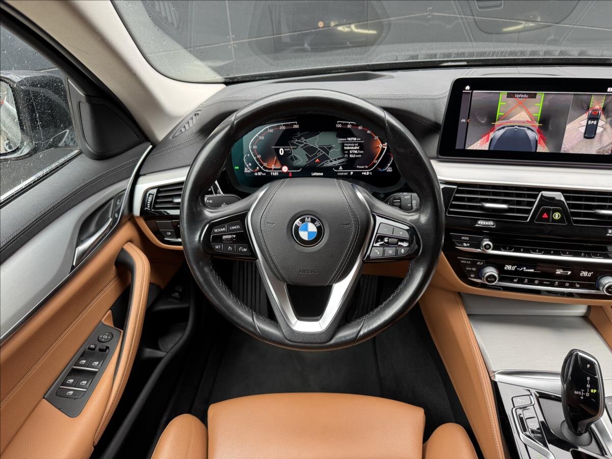 BMW Řada 5 Kombi 3,0 l 210 kw