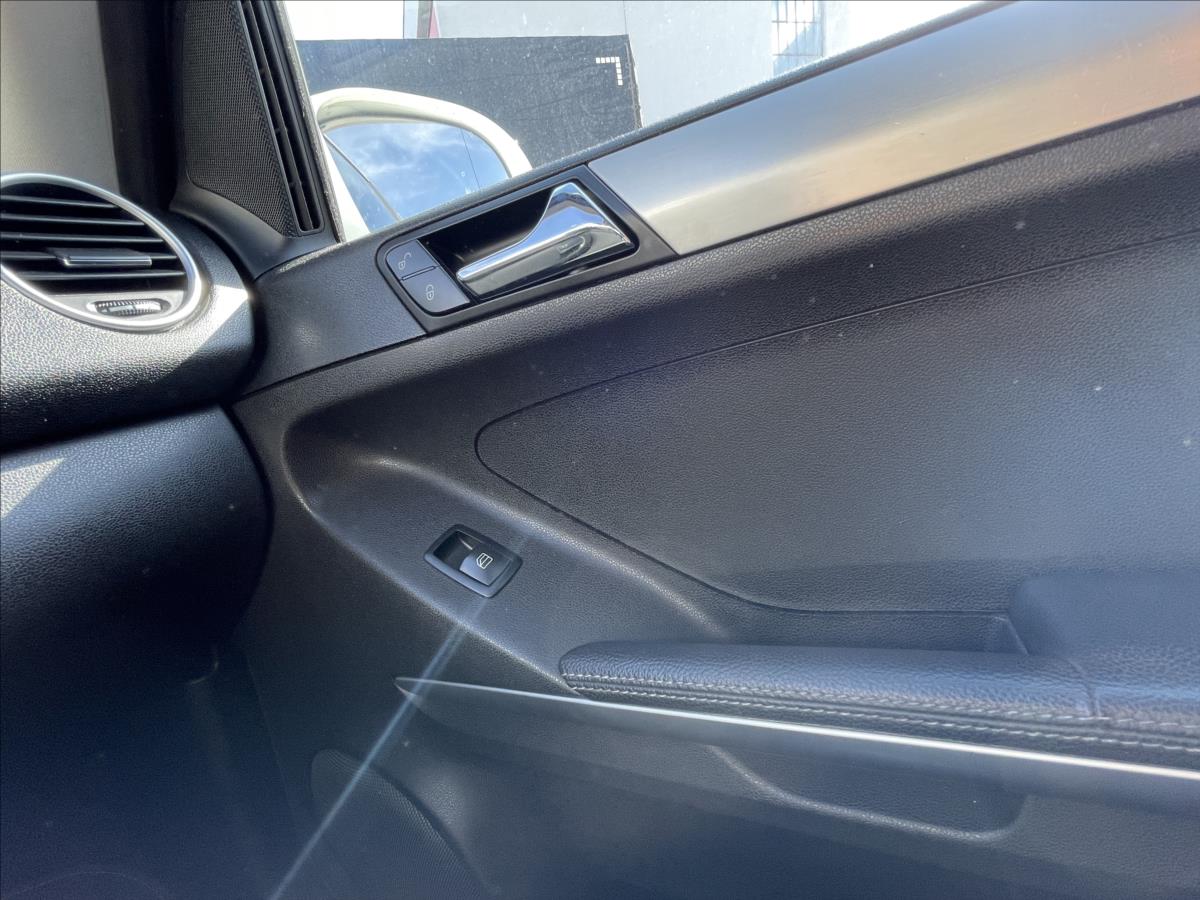 Mercedes-Benz Třídy M SUV 3,0 l 165 kw