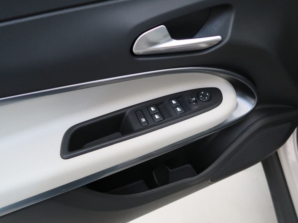 Fiat 600 Hatchback 1,2 l 100 kw