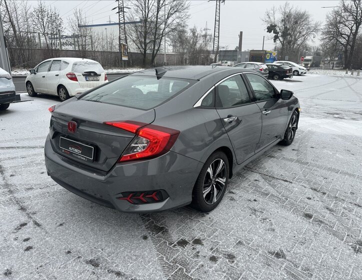 Honda Civic Sedan 1,5 l 134 kw