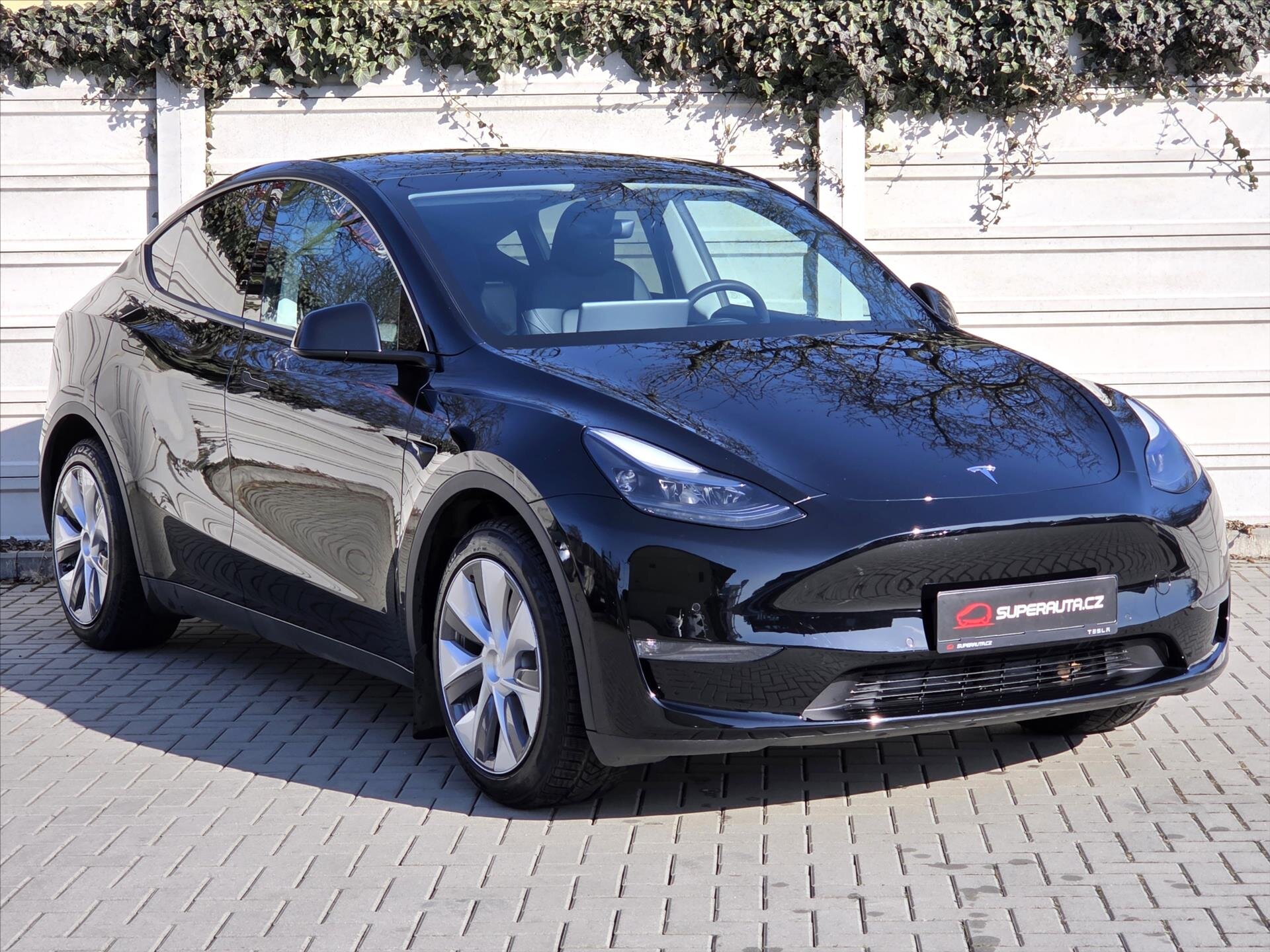 Tesla Model Y SUV / Terénní 0,0 378 kw