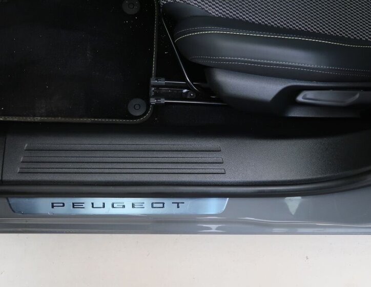 Peugeot 2008 SUV / Terénní 1,2 l 96 kw