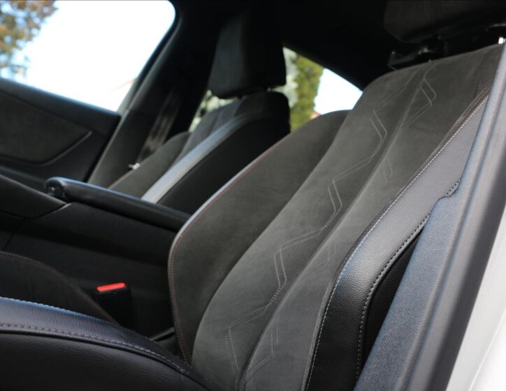 DS Automobiles DS7 Crossback Kombi 2,0 l 130 kw