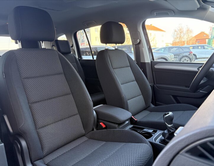 Volkswagen Touran MPV 1,5 l 110 kw