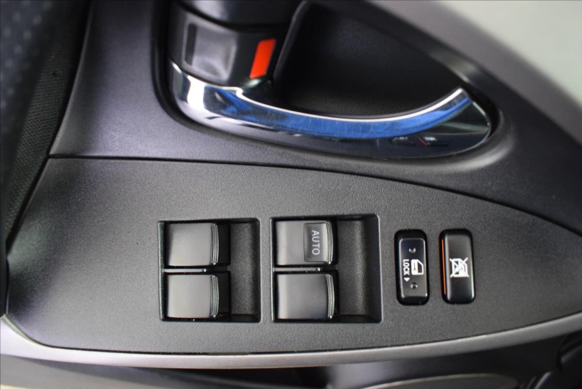 Toyota RAV4 SUV 2,0 l 112 kw