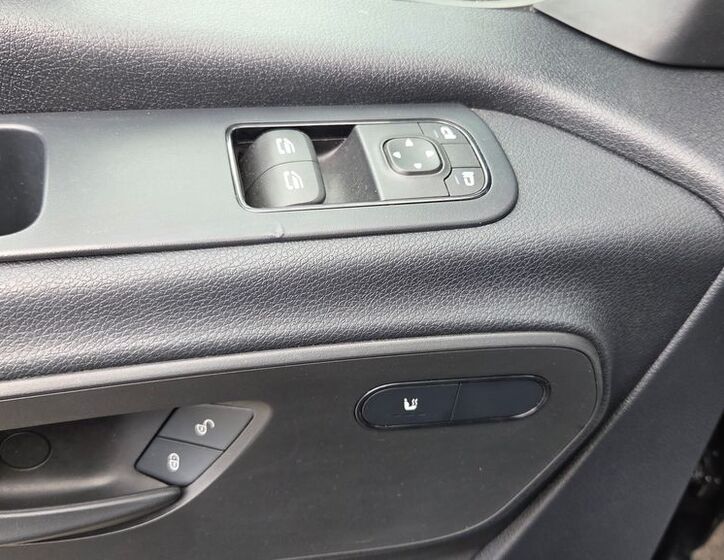 Mercedes-Benz Sprinter 12