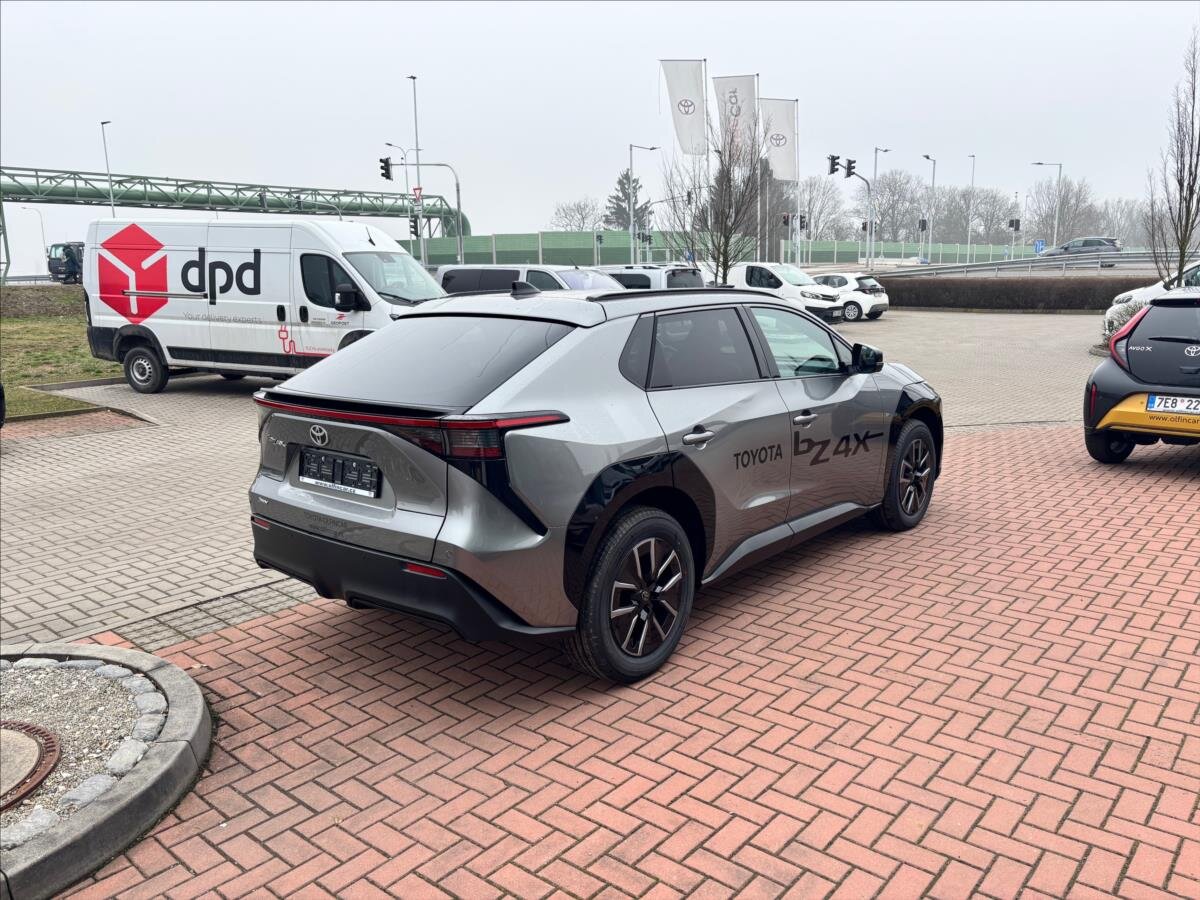 Toyota bZ4X SUV / Terénní 0,0 165 kw