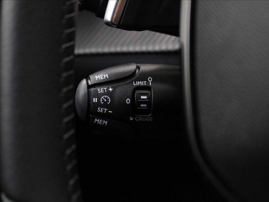 Peugeot 208 Hatchback 1,2 l 81 kw