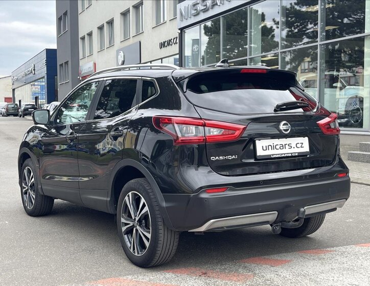 Nissan Qashqai SUV / Terénní 1,3 l 103 kw