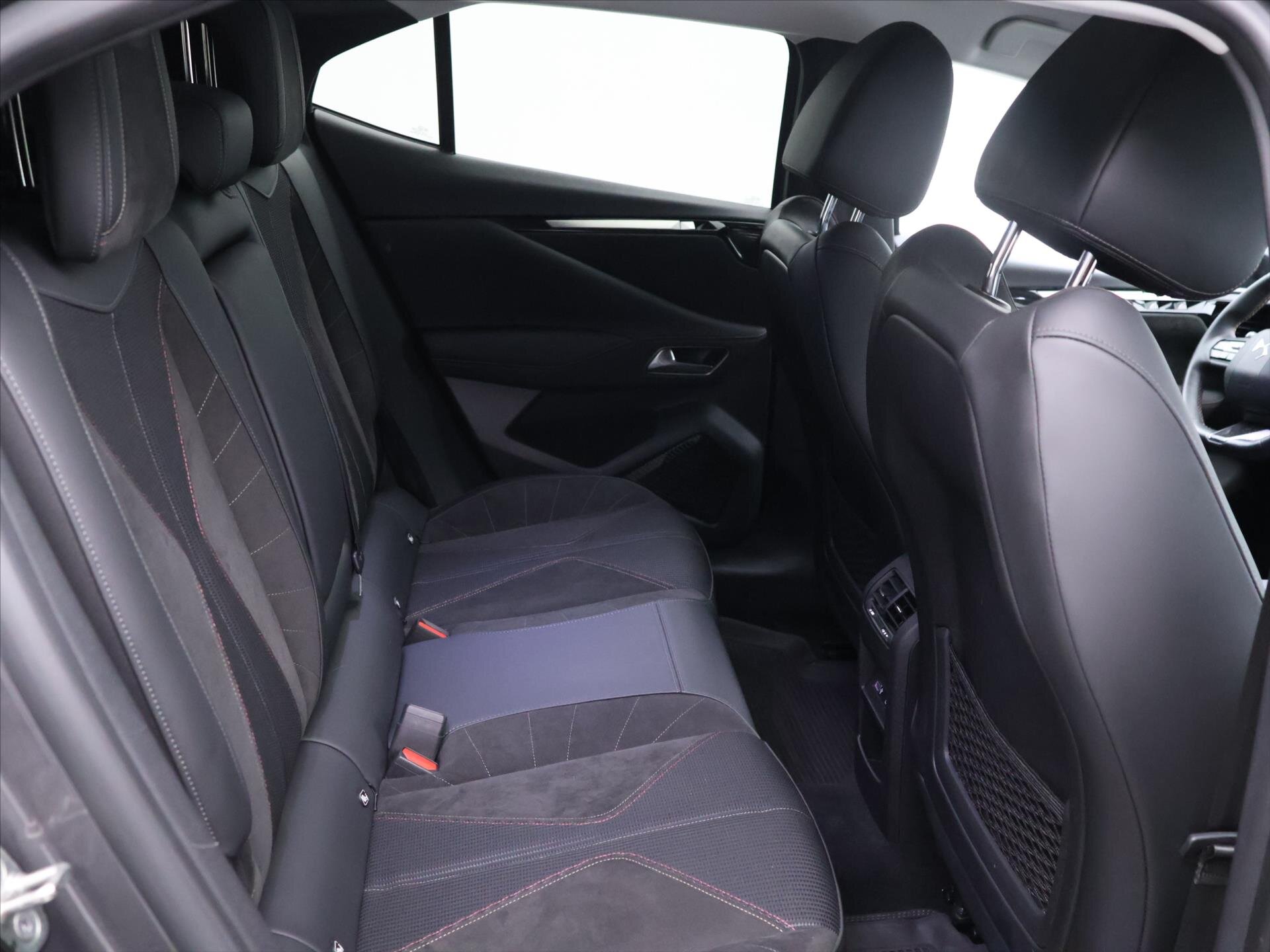 DS Automobiles DS4 Hatchback 1,6 l 165 kw