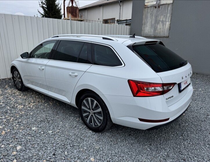 Škoda Superb 11