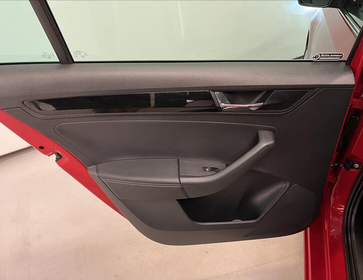 Škoda Rapid Liftback 999,0 81 kw