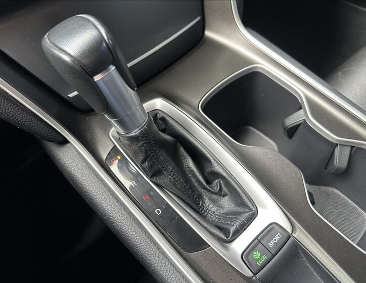 Honda Accord Sedan / Limuzína 1,5 l 141 kw