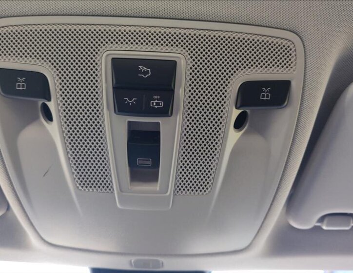 Mercedes-Benz GLA CUV 1,6 l 115 kw