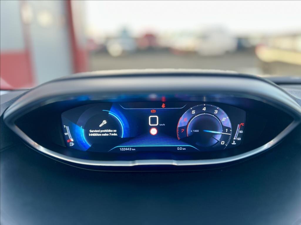 Peugeot 3008 SUV 1,2 l 96 kw