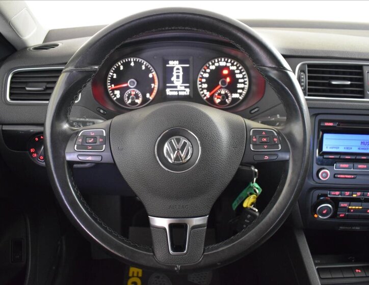 Volkswagen Jetta Sedan 1,2 l 77 kw