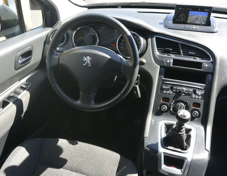 Peugeot 5008 MPV 1,6 l 88 kw