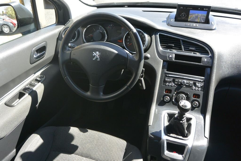 Peugeot 5008 MPV 1,6 l 88 kw