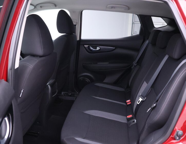 Nissan Qashqai SUV / Terénní 1,3 l 117 kw